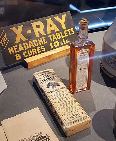 Try X-Ray Tablets Display in the 六合彩库宝典 Museum and Archives